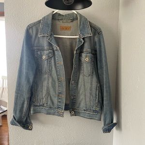 Women’s Levi denim jacket